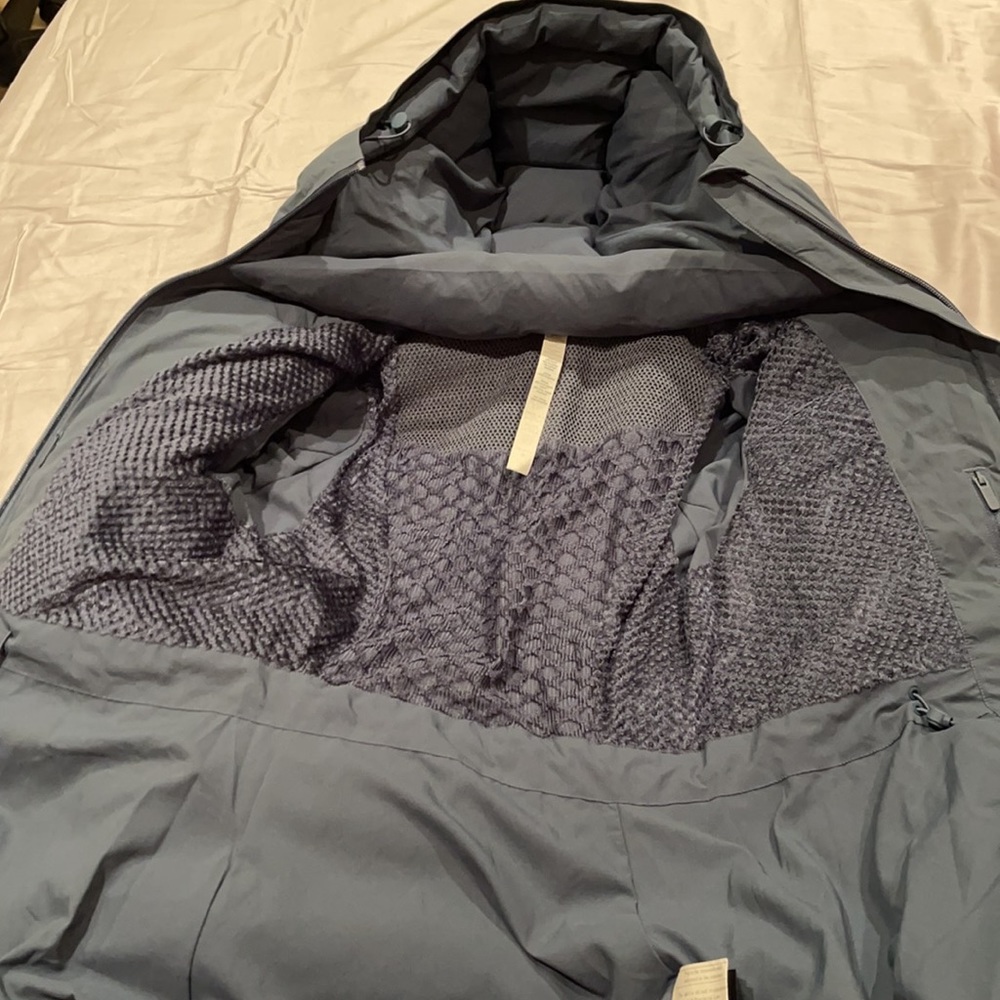 Lululemon Jacket - Picture 5 of 8